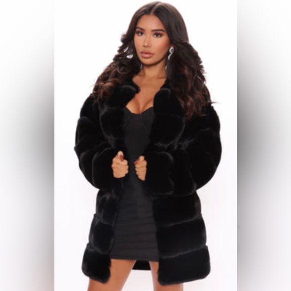 Fashion Nova Jackets & Blazers - FASHION NOVA faux fur coat 😍